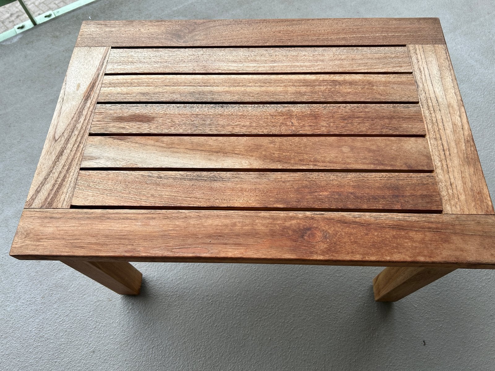 Prachtig hardhouten bijzettafeltje, zware uitvoering, Ophalen, Minder dan 45 cm, Gebruikt, 55 tot 75 cm
