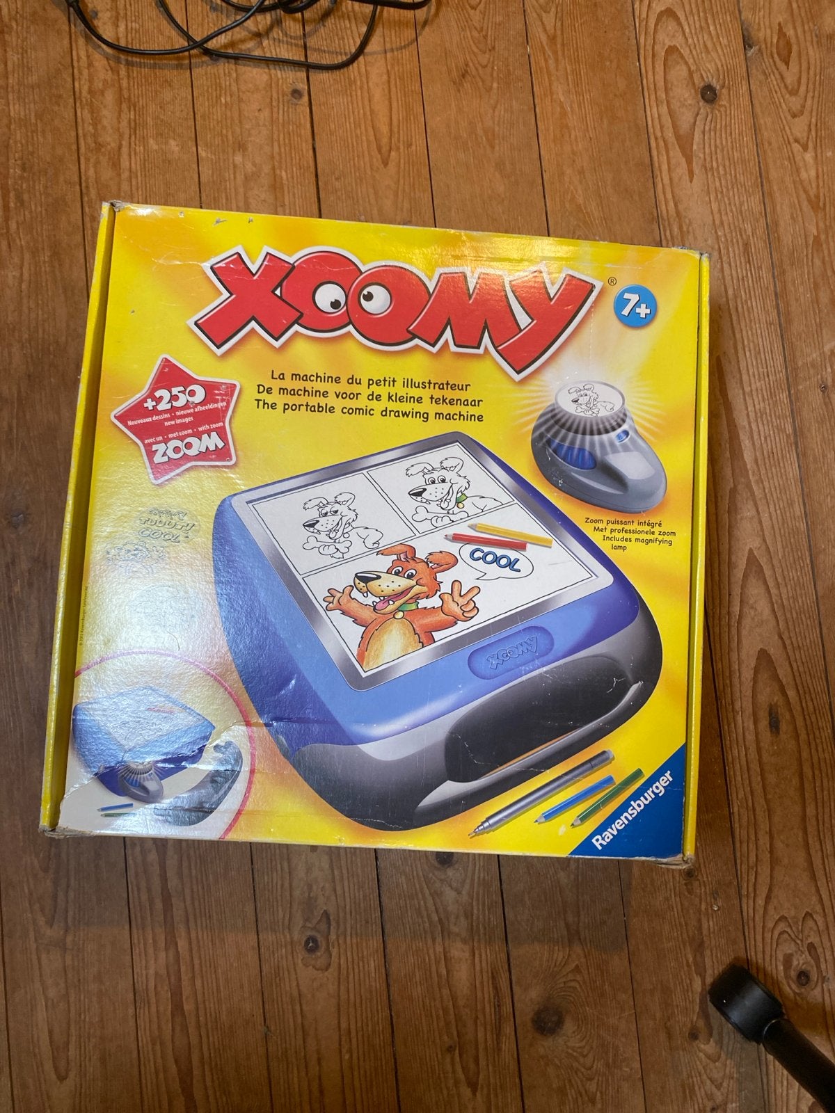 Xoomy Tekenmachine Ravensburger - Draagbare Comic Tekenmachi, Ophalen of Verzenden, Gebruikt, Knutselen, Met licht