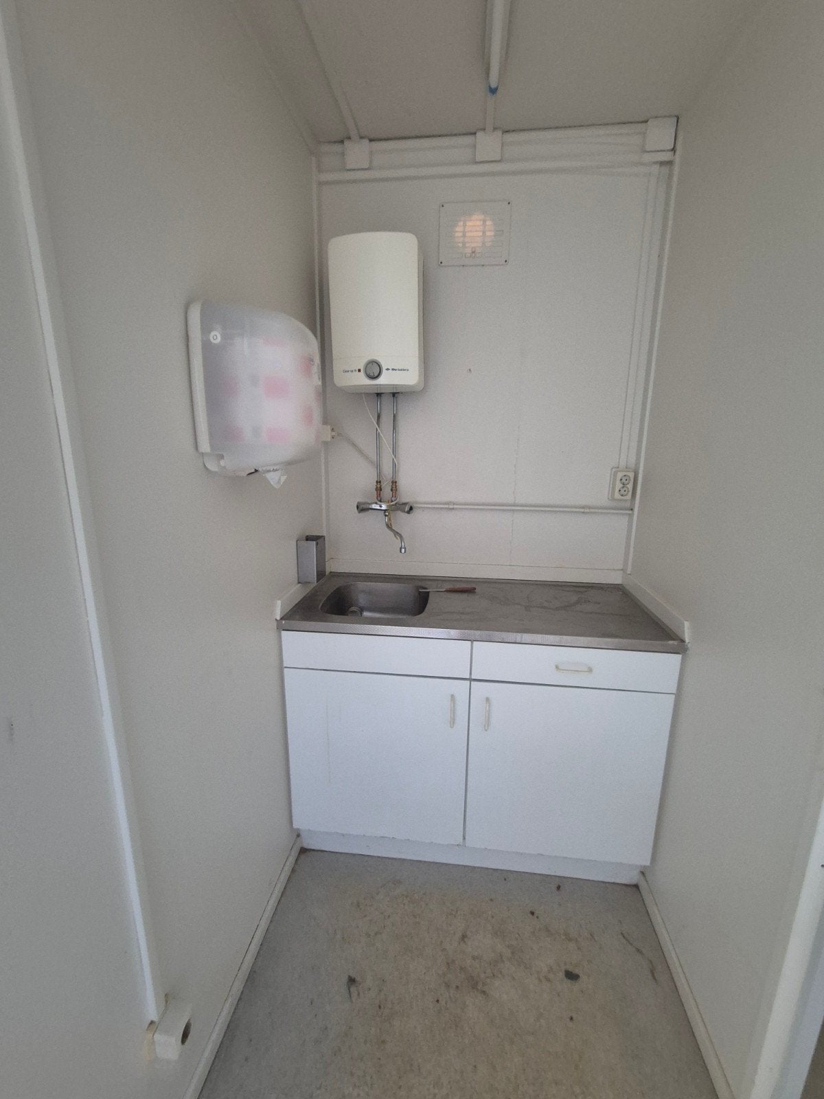 Kantoorunit 10x3m met toilet, keukenblok en twee ruimtes, Ophalen of Verzenden