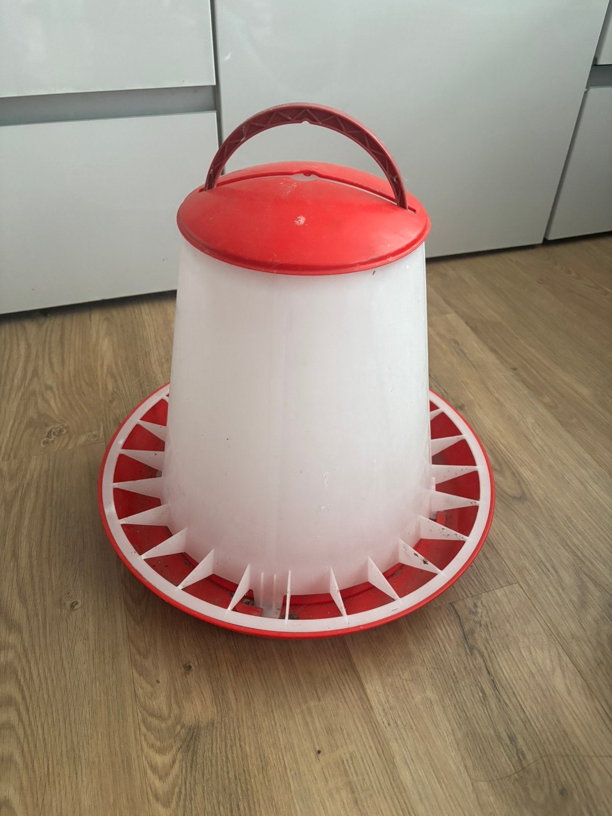 Grote voersilo kippen 10 liter, Ophalen of Verzenden, Gebruikt, Drinken en Voederen