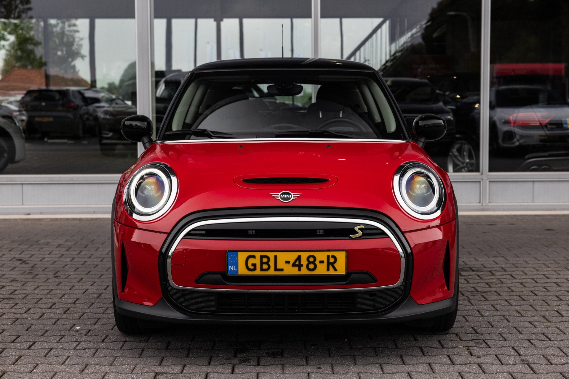 MINI Electric Classic 33 kWh | SOH 97% | Carplay | Navi, 12 maanden, Gebruikt, 1340 kg, 4 stoelen
