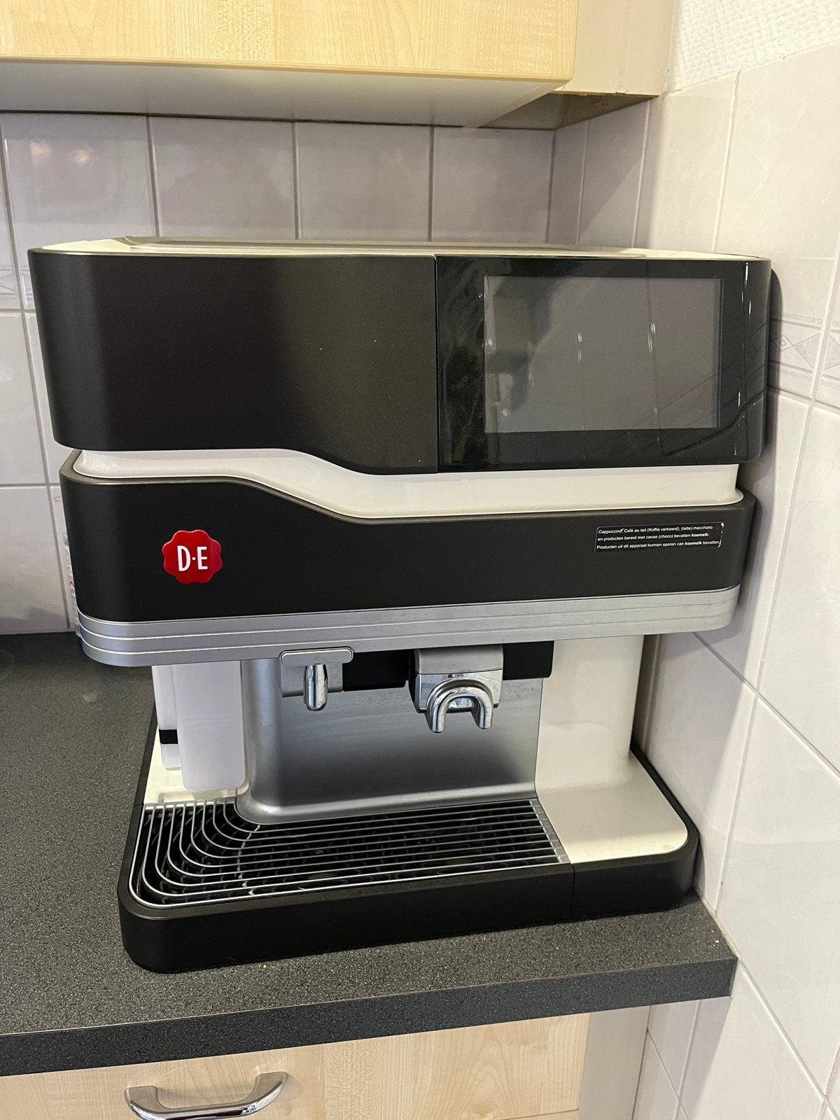 Douwe Egberts Koffiemachine type “Promesso”, Ophalen, Afneembaar waterreservoir, Gebruikt, Overige typen