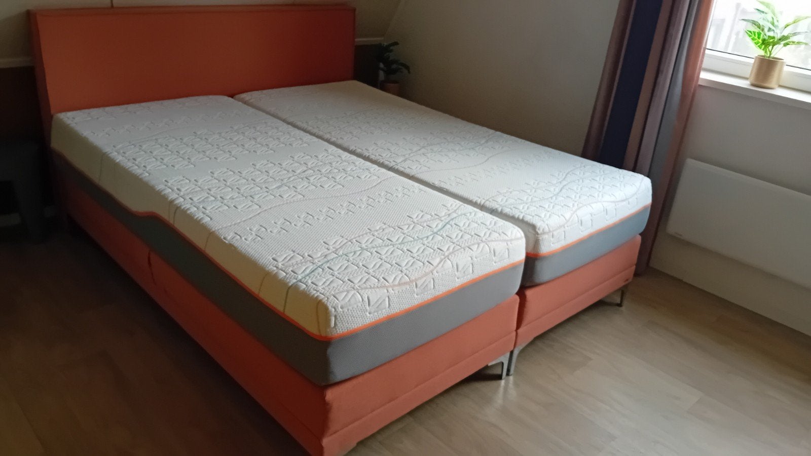 m-line boxspring 210x180 bijna nieuw !!, Huis en Inrichting, Ophalen, Bruin, 210 cm, Tweepersoons