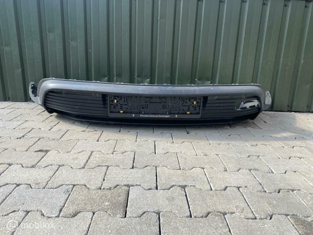 Achterbumper onderbumper porsche taycan 9j1807983 Origineel, Gebruikt, Ophalen of Verzenden, Achter, Bumper