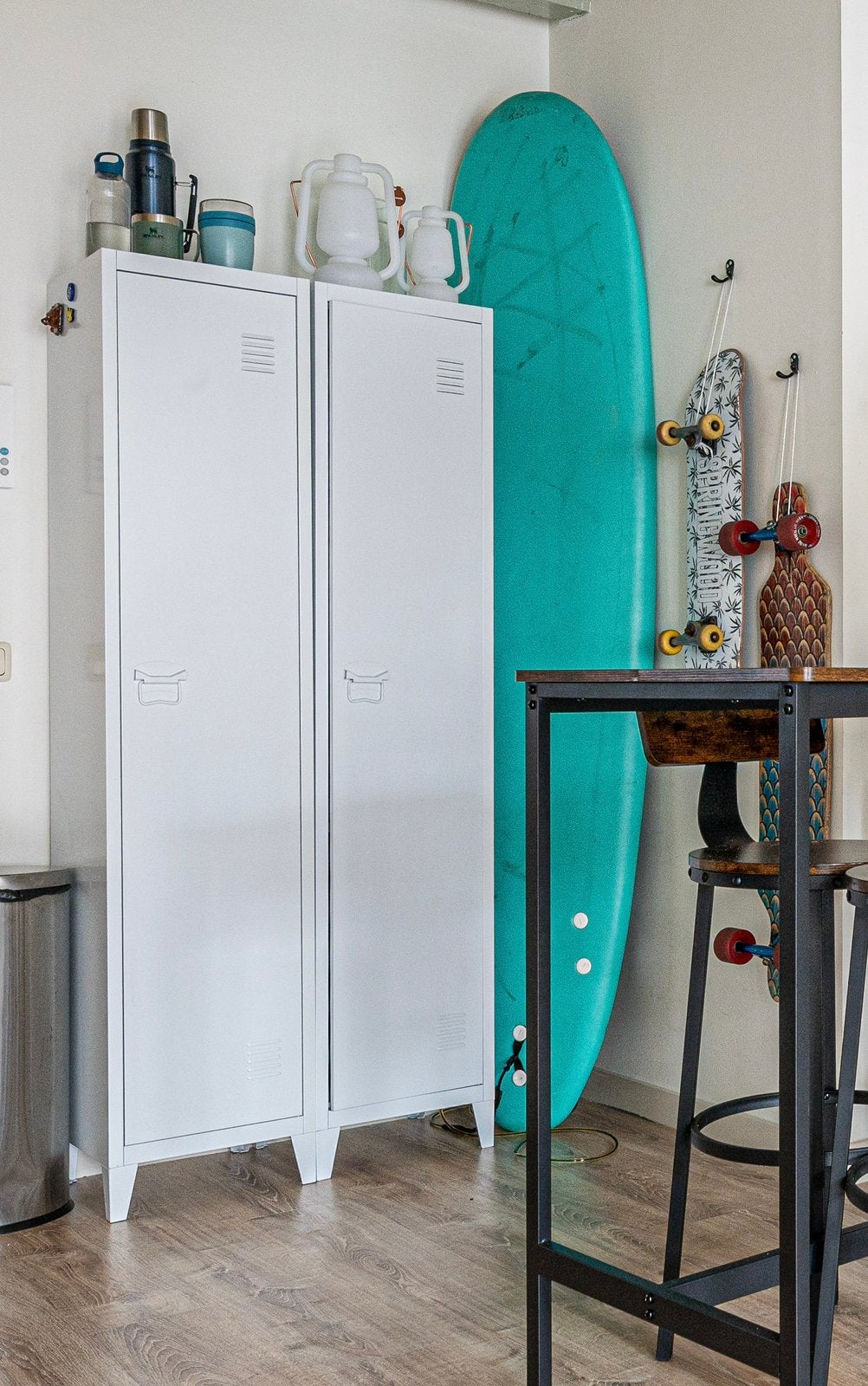 Metalen kast wit (beschadigde van de twee), Huis en Inrichting, Ophalen, Gebruikt
