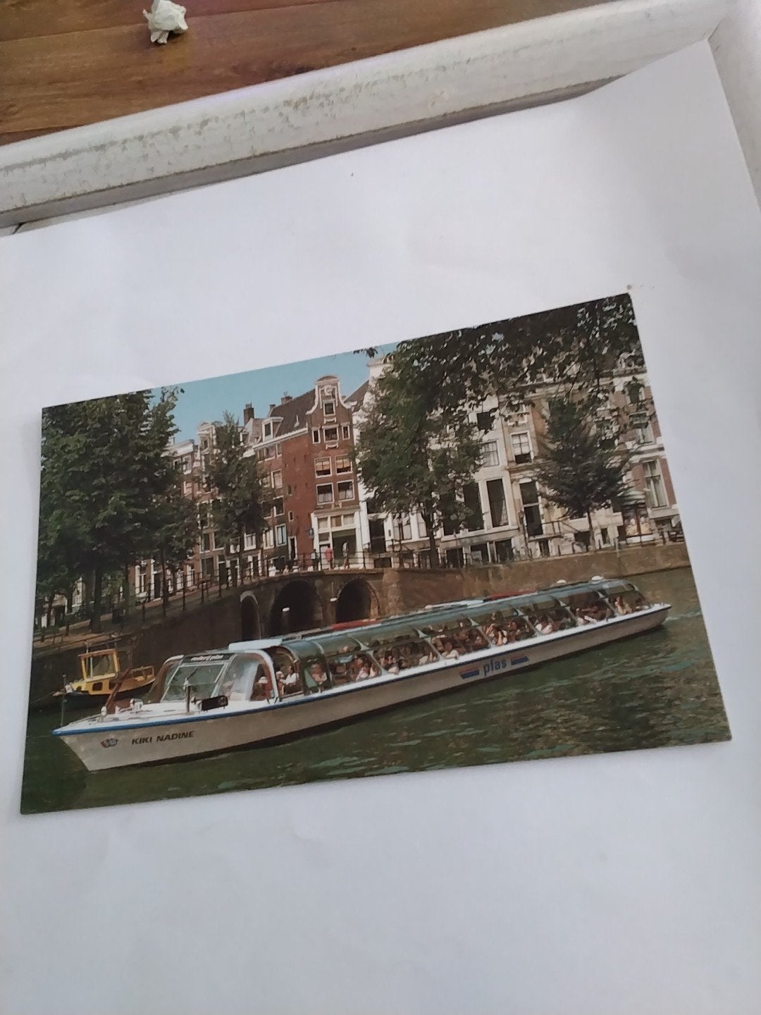 Ansichtkaart Amsterdam Herengracht met rondvaartboot, Verzamelen, Ansichtkaarten | Nederland, Ophalen of Verzenden