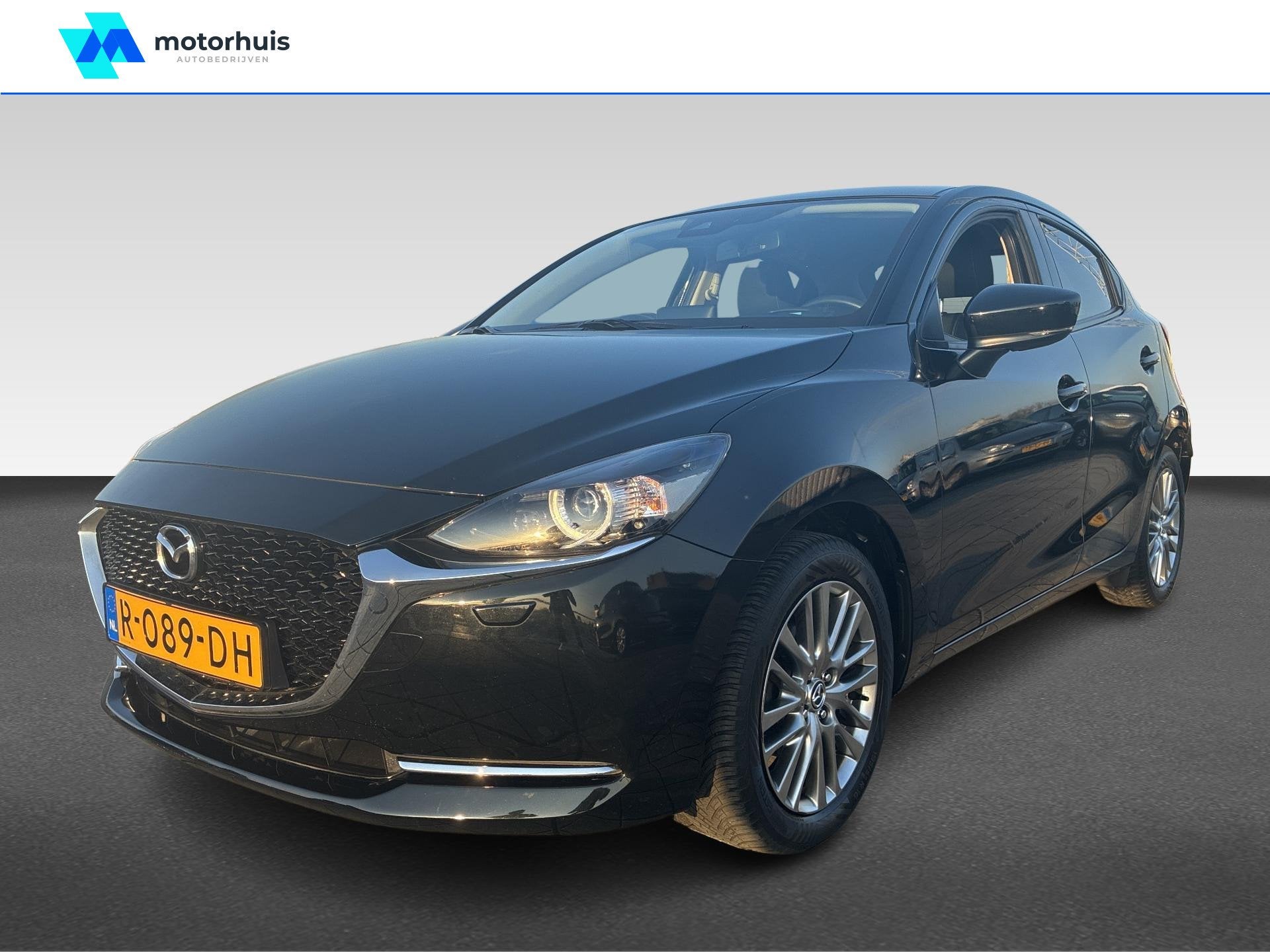 Mazda 2 1.5 SKYACTIV-G 90PK Luxury, Auto's, Stof, 4 cilinders, Zwart, Handgeschakeld