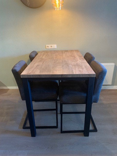 Complete set Bartafel Trevisio en krukken taupe, Ophalen, Zo goed als nieuw, Industrieel, 4 tot 6 stoelen