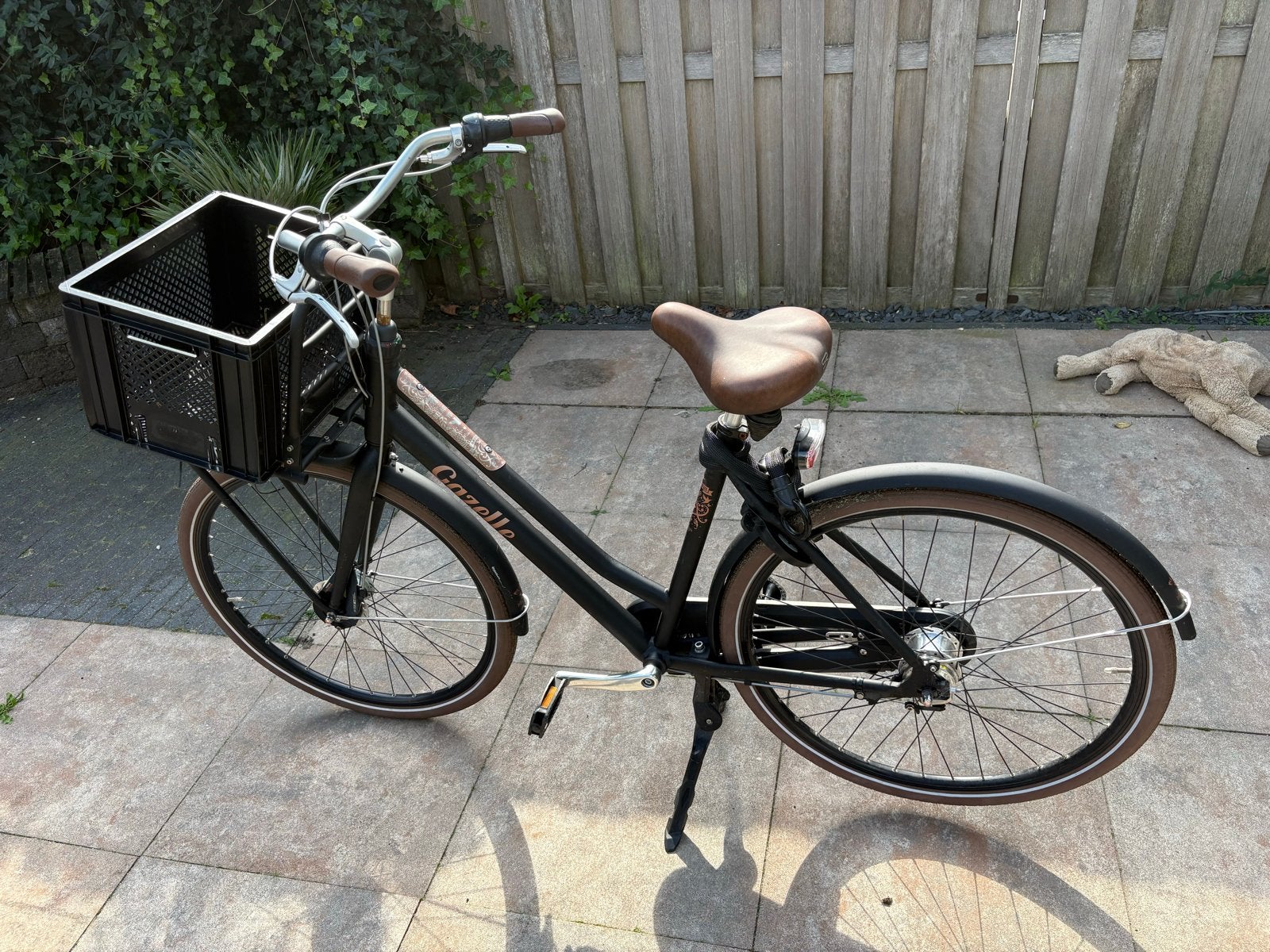 Gazelle C7 stadsfiets met voordrager en krat