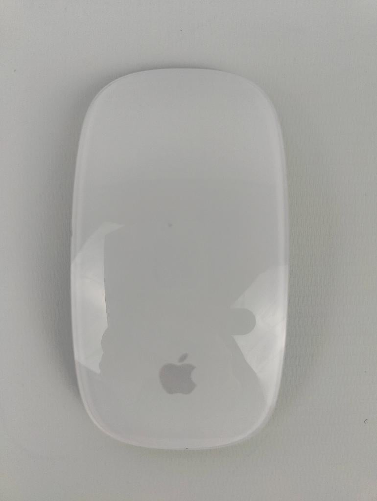 Apple Magic Mouse 2 / A1657 / Wit, Computers en Software, Muizen, Muis, Gebruikt, Rechtshandig, Ophalen of Verzenden