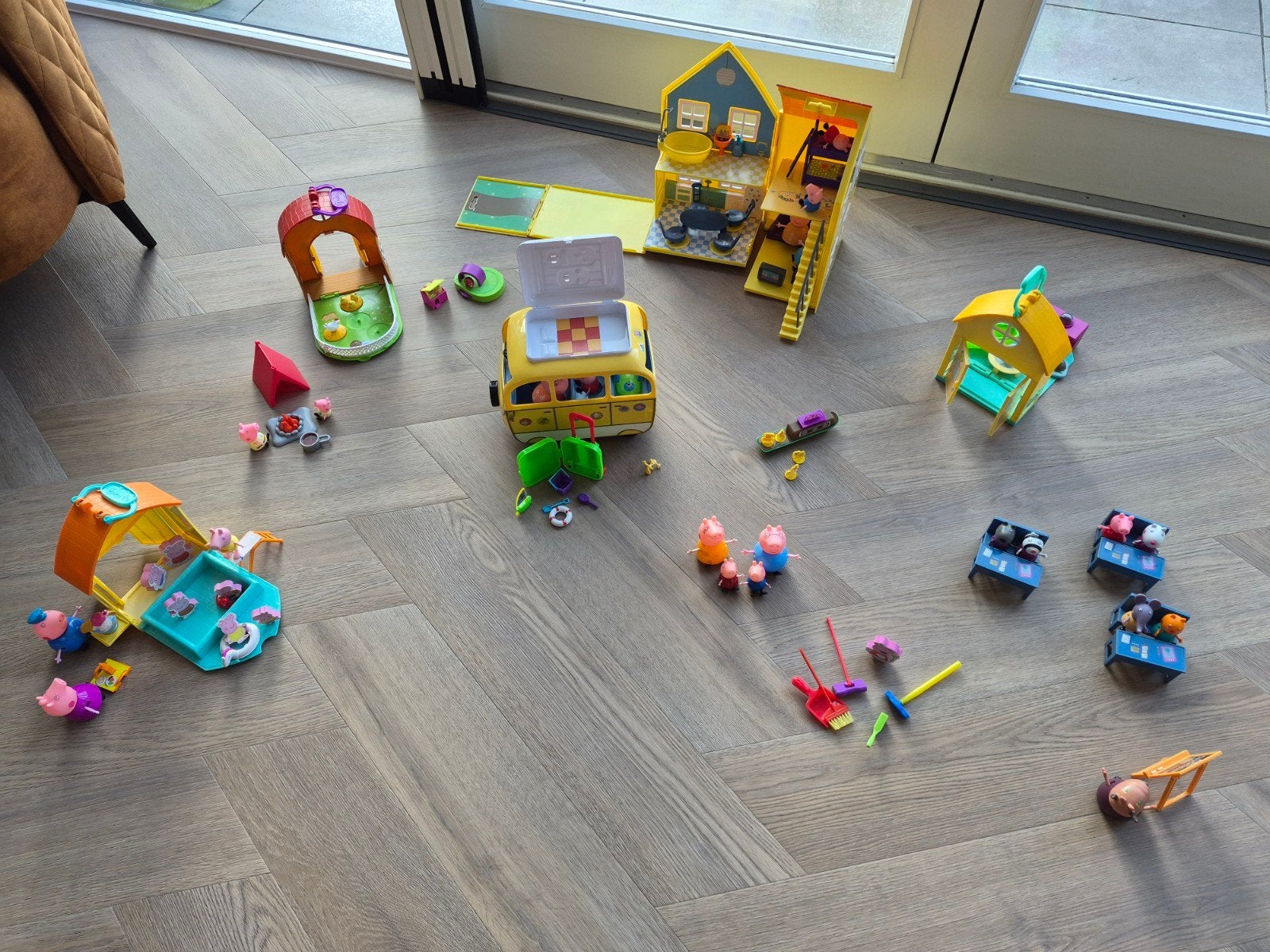 Grote Peppa Pig speelgoedcollectie met huis en camper, Ophalen, Gebruikt, Jongen of Meisje