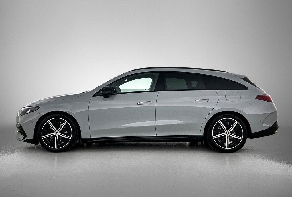 Mercedes-Benz CLA-Klasse Shooting Brake 180 Business Solutio, Auto's, CLA, Zwart, Hybride Elektrisch/Benzine, 1710 kg