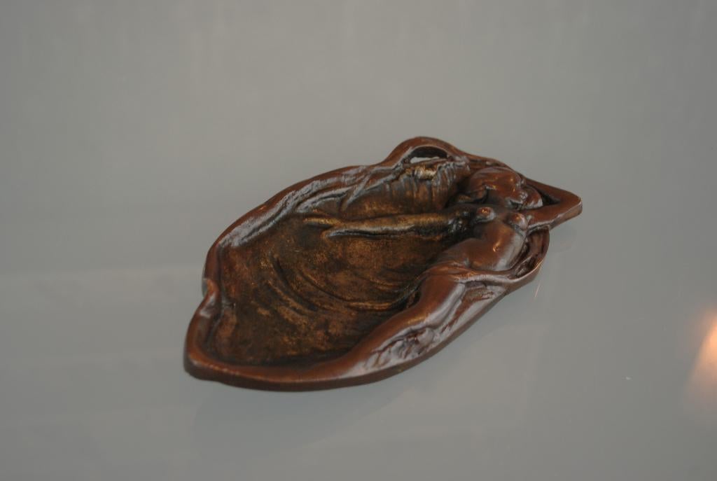 Jugendstil​ Art Nouveau Schaal - Naakt Jonge Vrouw in Golven, Ophalen of Verzenden