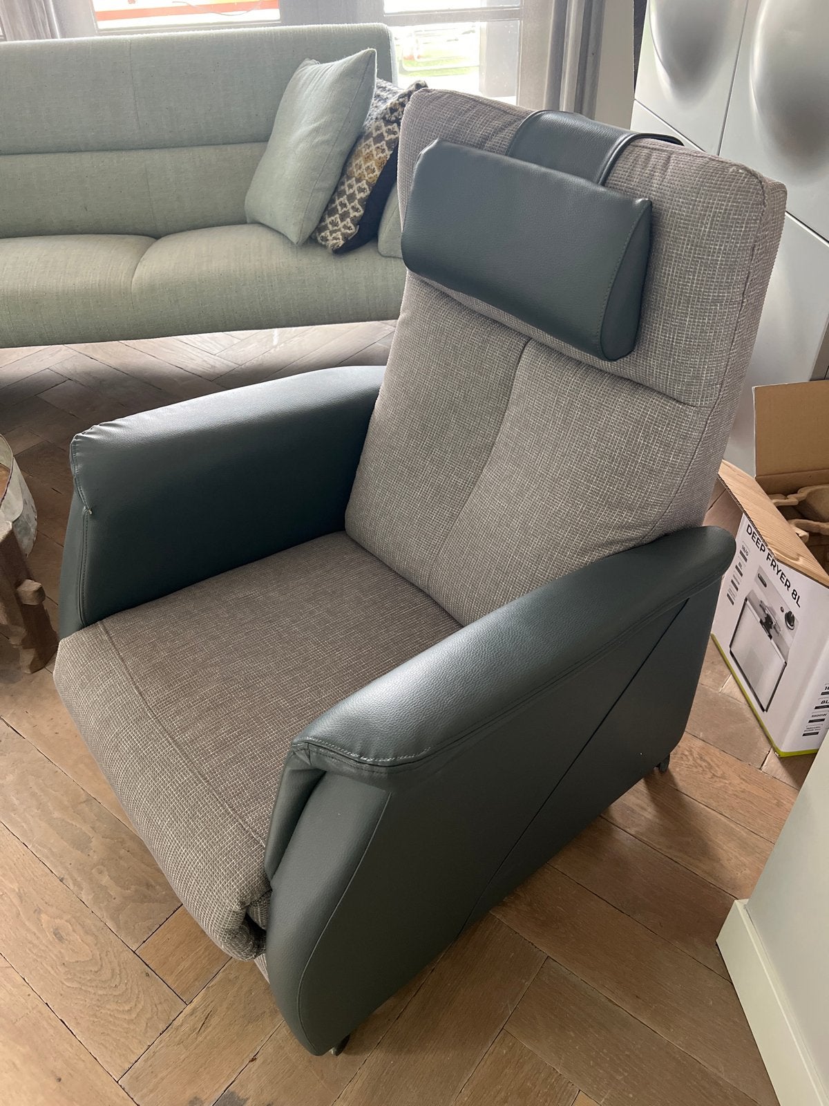 Prominent Relaxfauteuil met afstandsbediening, Ophalen, Gebruikt, Leer, Eén