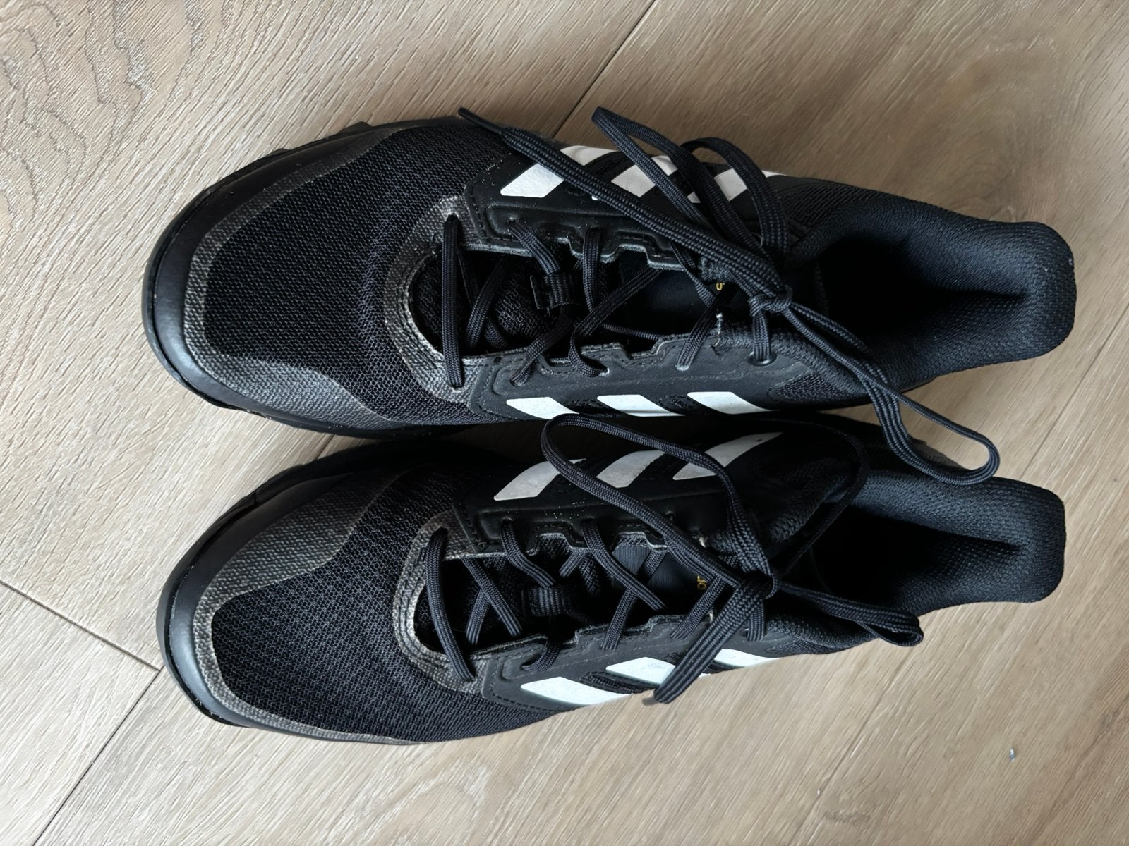 Buitenschoenen, noppenschoenen, gym Middelbare School, Ophalen of Verzenden, Zo goed als nieuw