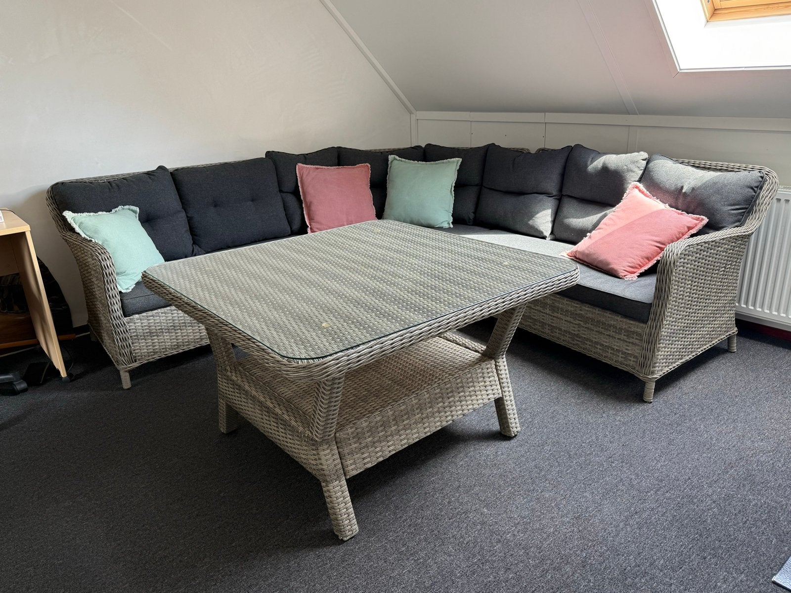 Loungebank met tafel, Ophalen, Hoekbank, Zo goed als nieuw, 150 cm of meer