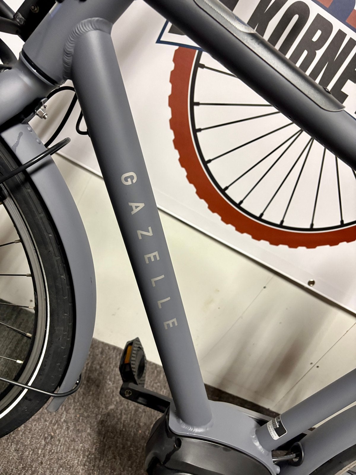 Gazelle Heavy Duty herenfiets met Bosch middenmotor, Fietsen en Brommers, Ophalen, Versnellingen, Zo goed als nieuw, Gazelle