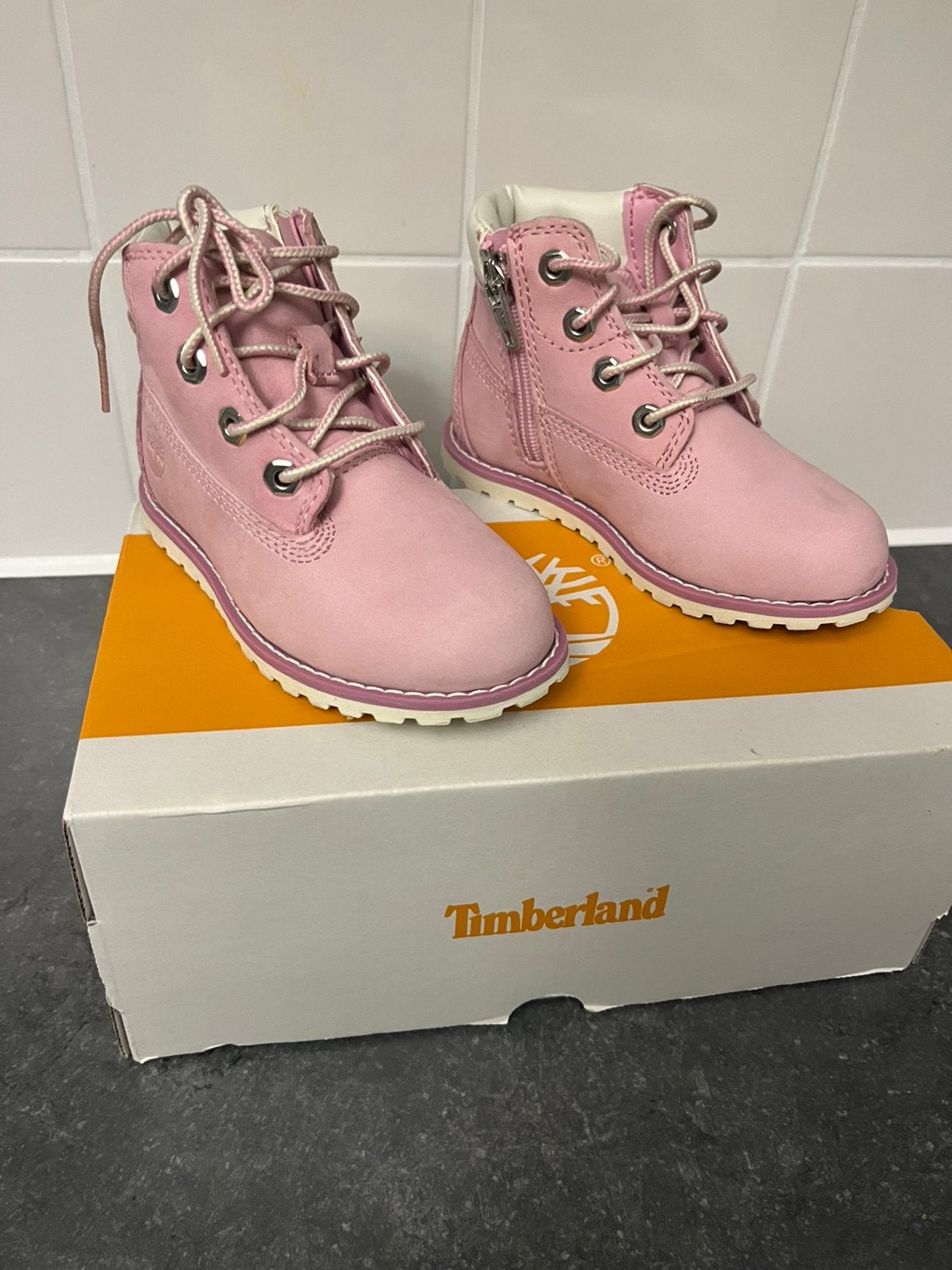 Timberland boots, Kinderen en Baby's, Meisje, Nieuw, Ophalen of Verzenden, Laarzen