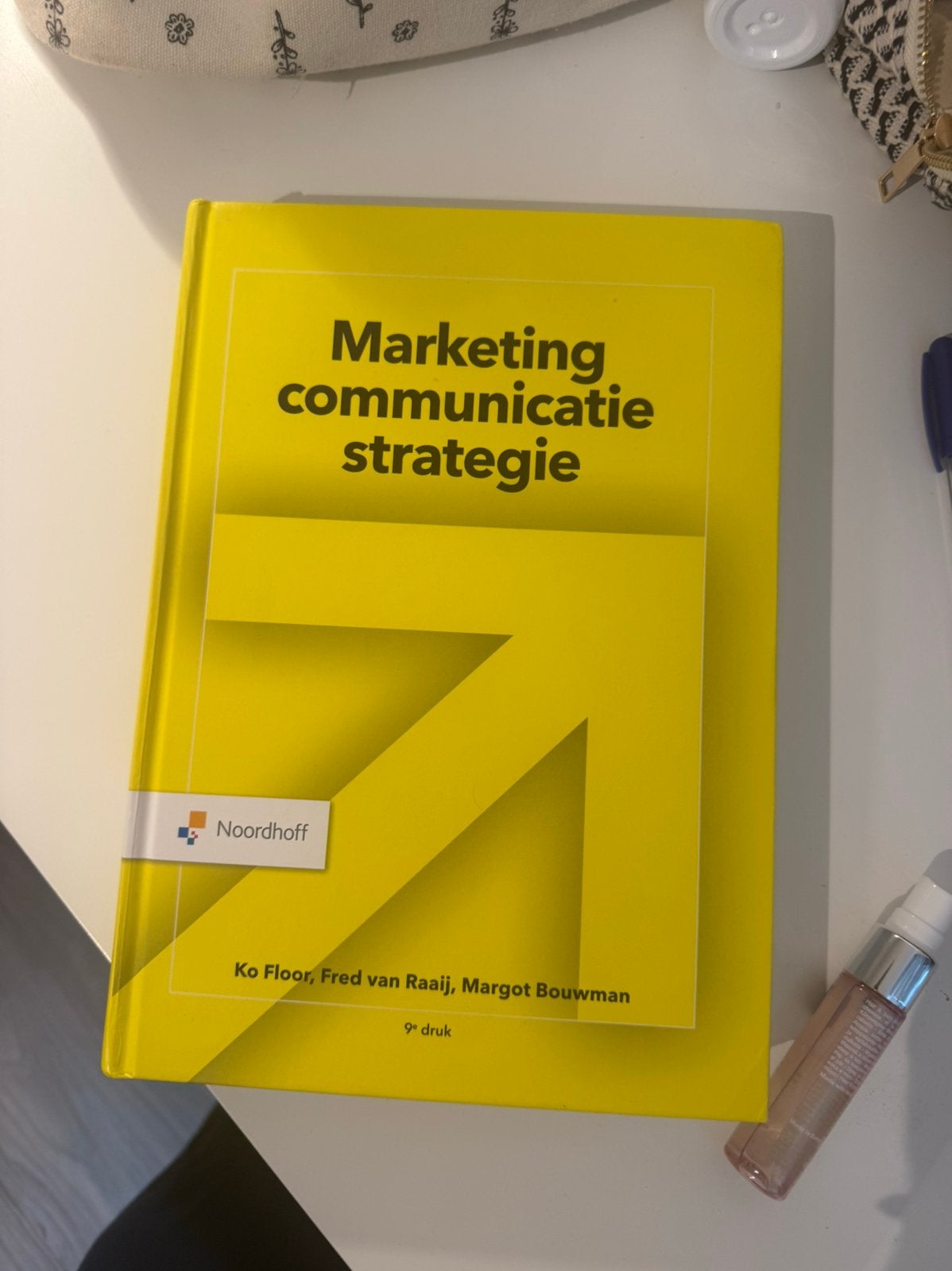 Marketing communicatie strategie, Ophalen of Verzenden, Zo goed als nieuw