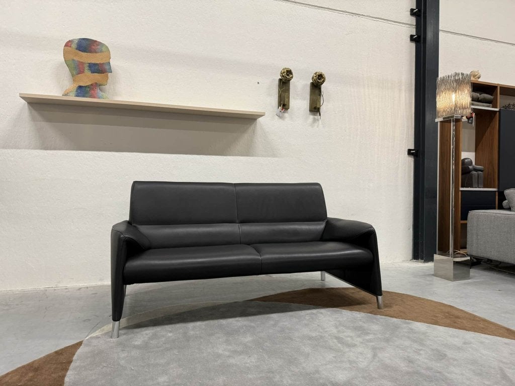 Nieuwstaat Leolux Felizia 2,5 zits Bank hoog zwart leer, Huis en Inrichting, Leolux, Info@leolux.nl, 150 tot 200 cm, Tweepersoons