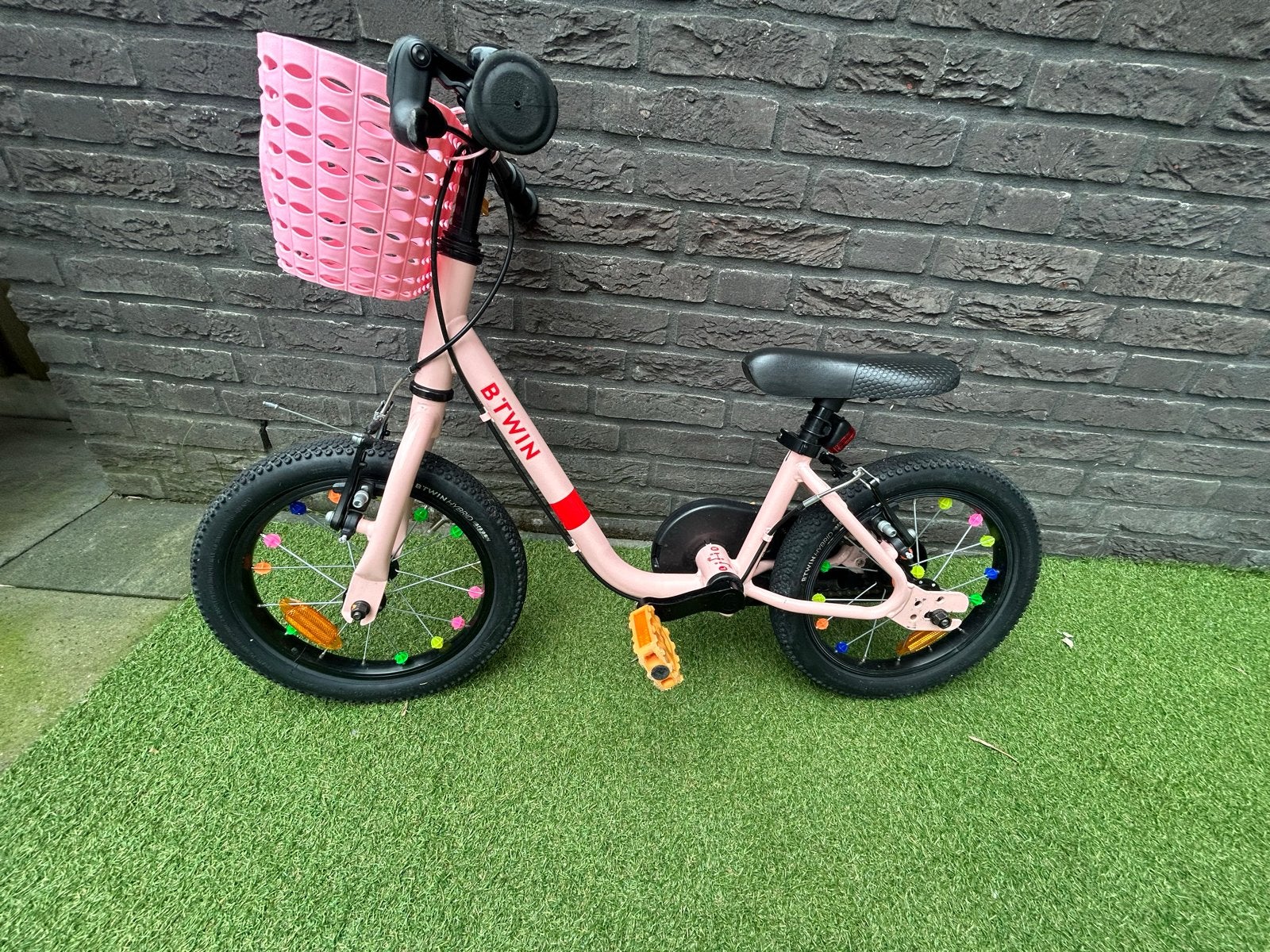 Btwin 2-in-1 meisjesfiets 14 inch roze met zijwieltjes, Fietsen en Brommers, Fietsen | Kinderfietsjes, Ophalen, Zijwieltjes, Gebruikt