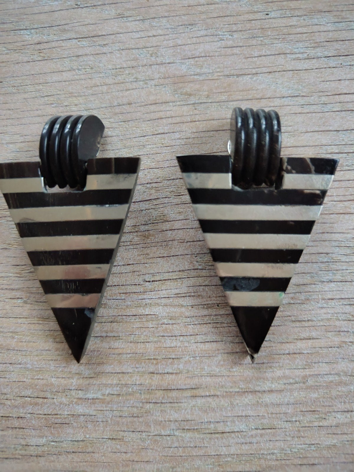 aparte oorbellen zwart/zilver, Ophalen of Verzenden, Nieuw, Zwart, Overige materialen