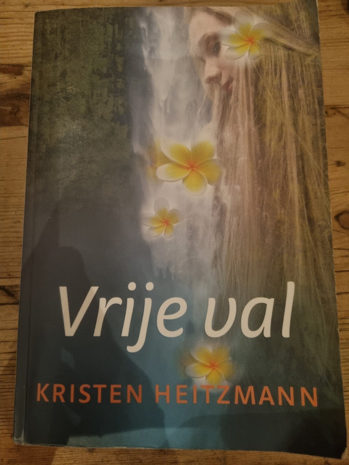 Vrije val - Kristen Heitzmann (roman), Ophalen of Verzenden, Gelezen, Kristen Heitzmann