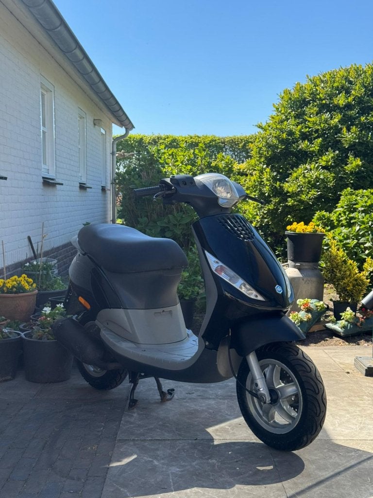 Piaggio zip 2 takt 50cc Brom glans zwart, Fietsen en Brommers, Niet ingevuld, Niet ingevuld, Niet ingevuld