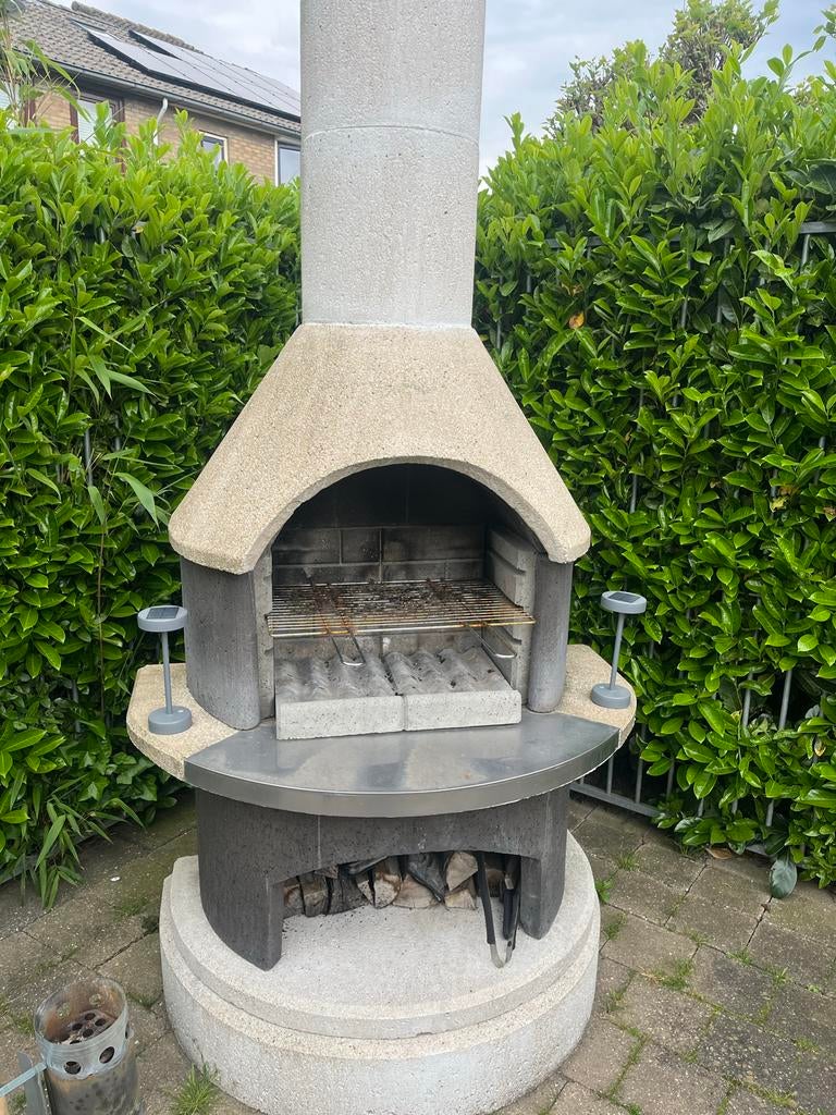 Stenen barbecue in goede staat, Tuin en Terras, Ophalen, Zo goed als nieuw