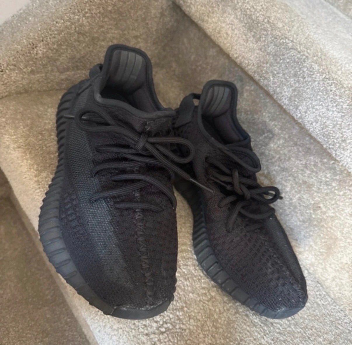 Adidas Yeezy Boost 350 V2 Onyx - Zo goed als nieuw, Ophalen of Verzenden, Zo goed als nieuw, Zwart, Sneakers of Gympen