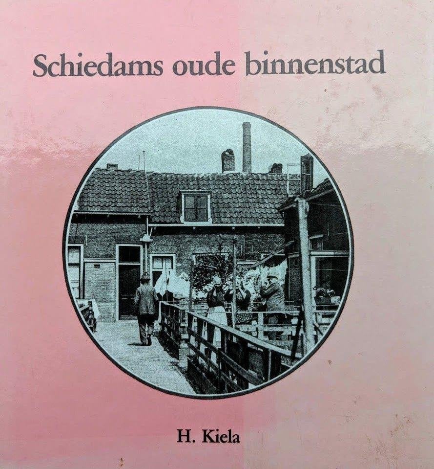 Schiedams oude binnenstad - H. Kiela, Ophalen of Verzenden, H. Kiela, 20e eeuw of later, Gelezen