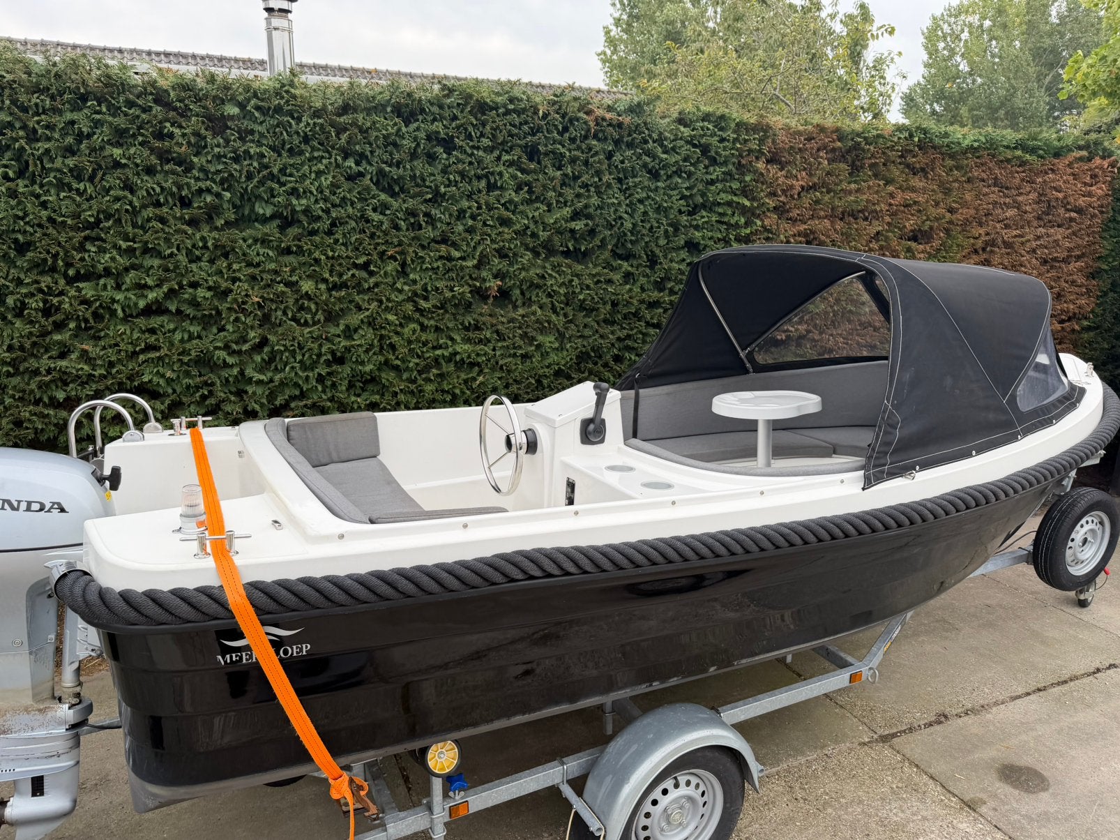 Fraaie Meersloep 495 met 20PK Honda bbm en evt. trailer, Ophalen, Zo goed als nieuw, Rondzit
