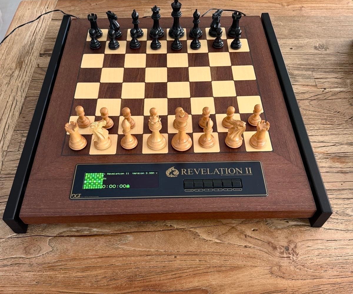 Schaakcomputer Revelation 2 Anniversary editie, Een of twee spelers, Ophalen, Zo goed als nieuw