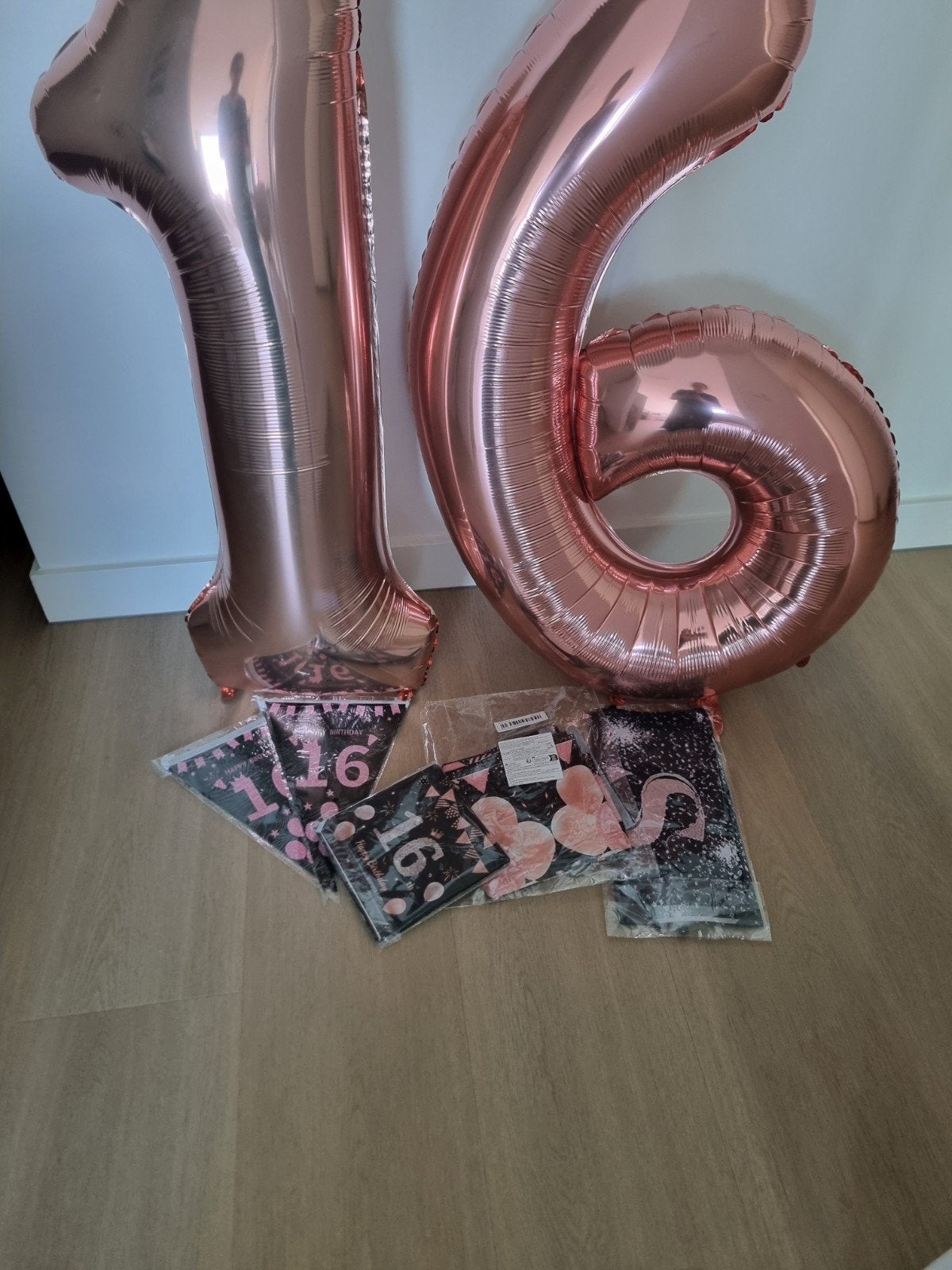 Sweet 16 Feestdecoratie Set - Roze Goud, Hobby en Vrije tijd, Ophalen, Zo goed als nieuw, Versiering, Verjaardag