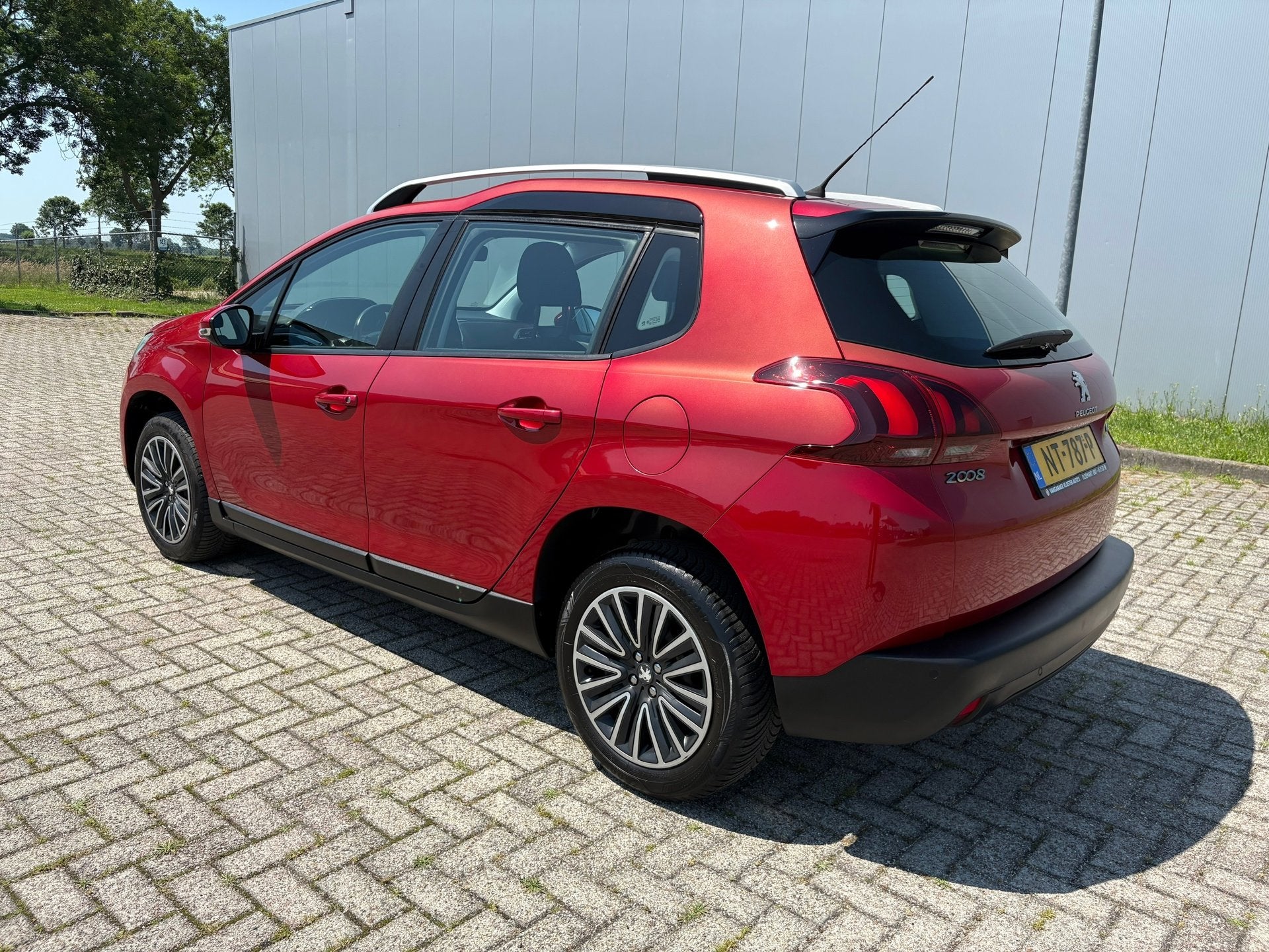 Peugeot 2008 1.2 PureTech Blue Lion , Airco, Navigatie, Euro 6, Origineel Nederlands, Bedrijf, Handgeschakeld