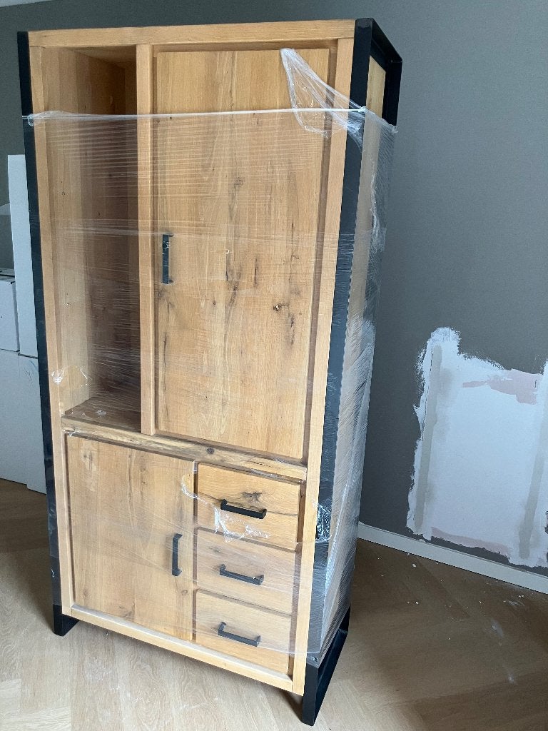 Wandkast de Bommel, hout met zwart metaal, Huis en Inrichting, Kasten | Wandmeubels, Met deur(en), 200 cm of meer, Zo goed als nieuw