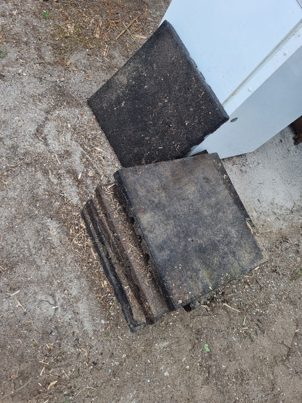 Gratis af te halen: 7 rubberen tegels (49x49 cm), Tuin en Terras, Tegels en Klinkers, Ophalen of Verzenden, Gebruikt, Rubber, Overige typen
