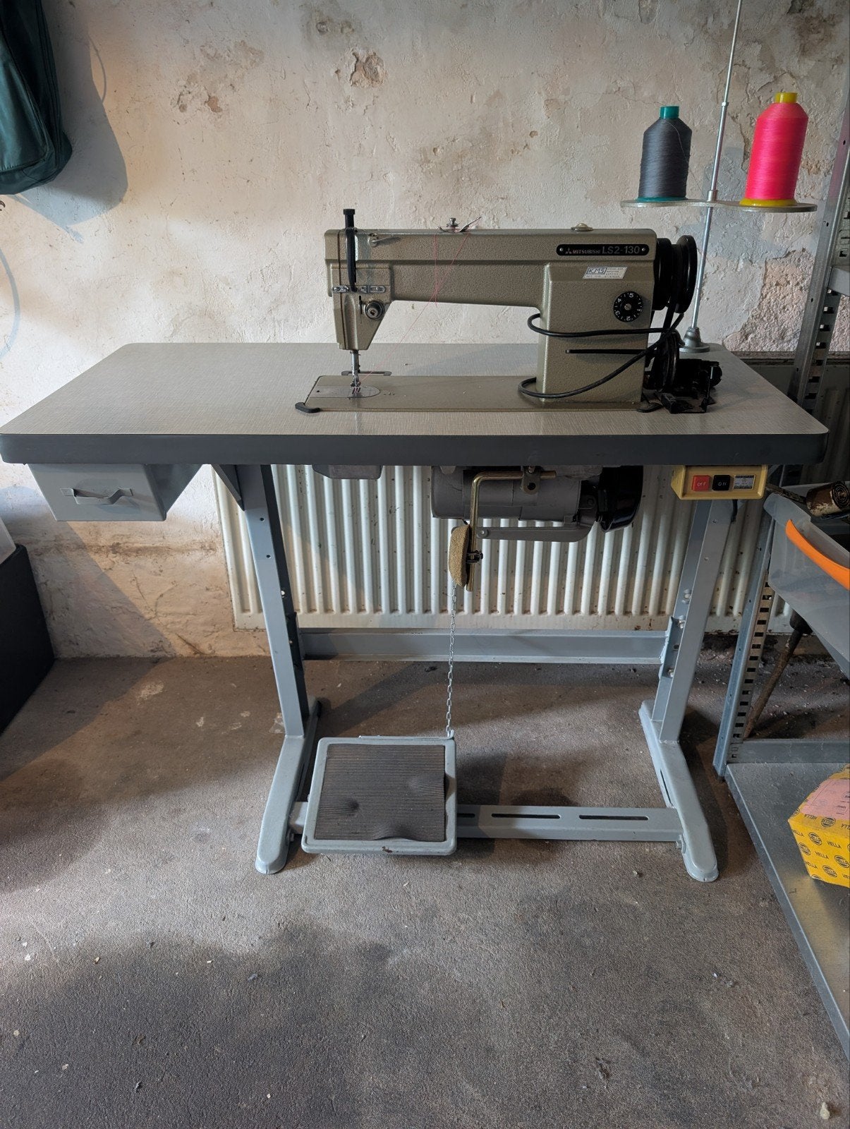 Mitsubishi LS2-130 Industriële Naaimachine, Gebruikt, Naaimachine, Industrieel, Ophalen