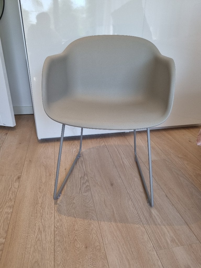 2 muuto kuipstoelen (kleur grijs), Ophalen, Kunststof, Twee, Zo goed als nieuw