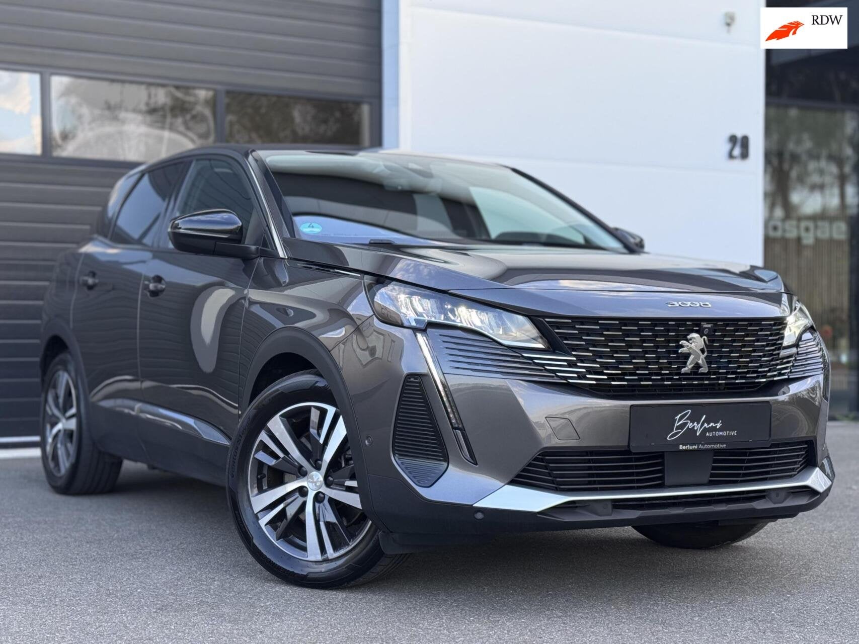 Peugeot 3008 1.6 HYbrid4 300 Allure TREKHAAK|LEDER|DEALERONH, Auto's, Automaat, 77 km/l, 4 cilinders, Bedrijf