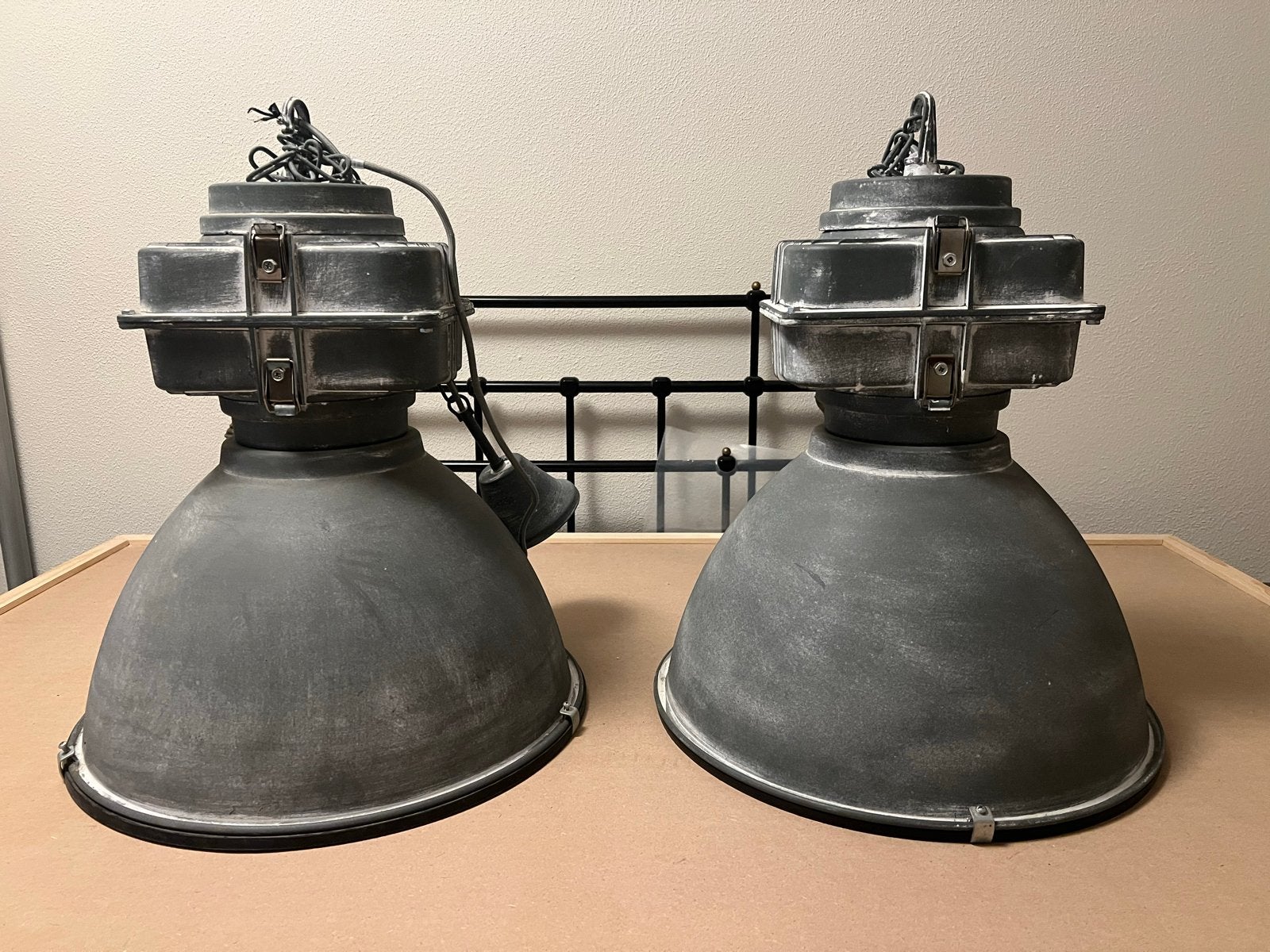 Set van 2 Industriële Hanglampen - Vintage Fabriekslampen, Ophalen