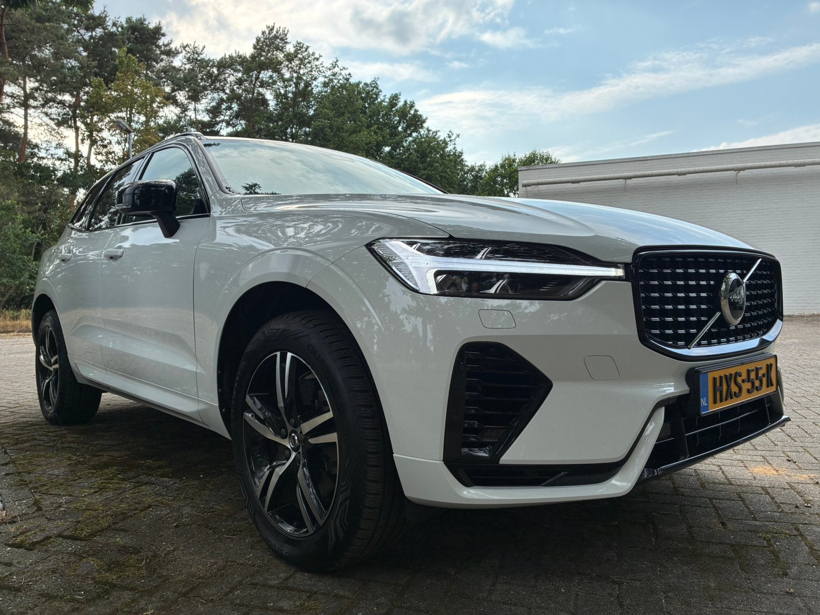 VOLVO XC60 T6 AUT LONG RANGE AWD R-DESIGN AUTOPILOT PANODAK!, Auto's, Volvo, Automaat, Dealer onderhouden, Parkeerassistent, 4 cilinders