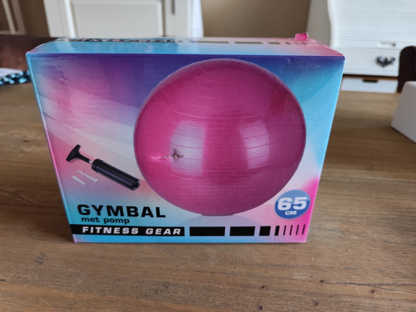 Nieuwe Gymbal met pomp - 65 cm, Ophalen of Verzenden, Nieuw, Buik, Fitnessbal
