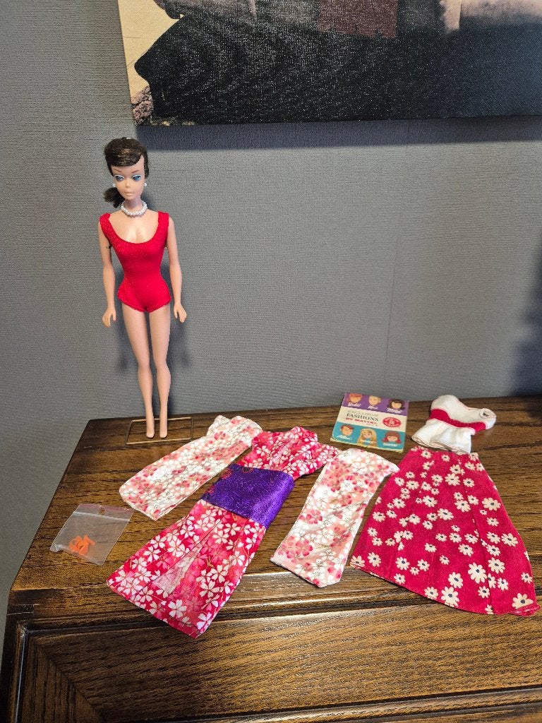 Vintage Barbie ponytail swirl uit 1963., Verzamelen, Verzenden, Gebruikt, Kleertjes