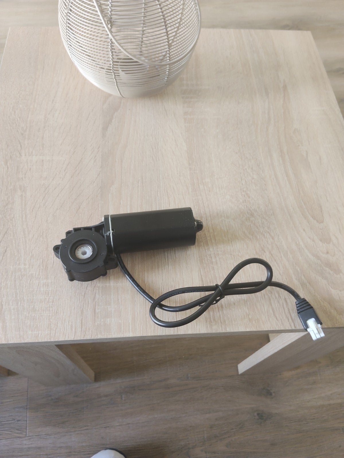 Hefmotor voor Zit-Sta Bureau – 24V DCl, Ophalen of Verzenden, Zo goed als nieuw