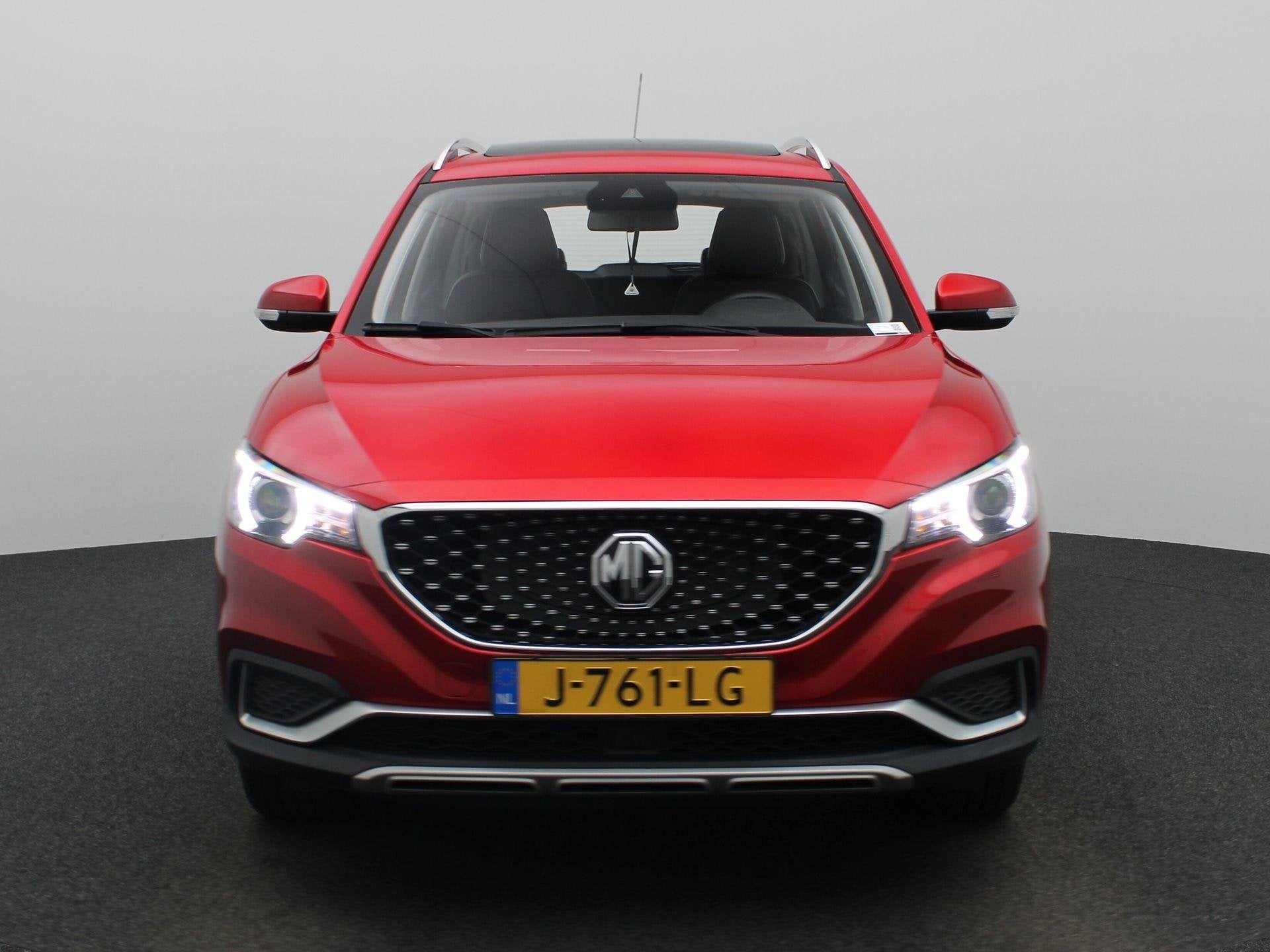 MG ZS EV Luxury 45 kWh | Leder | Navi | Panoramadak | Carpla, Auto's, Gebruikt, 143 pk, ZS, 1507 kg