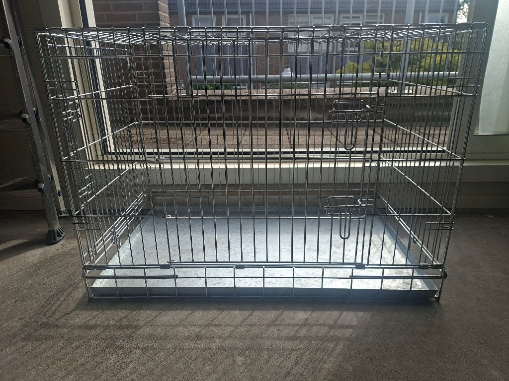 Hondenbench met metalen onderplaat, Ophalen, Zo goed als nieuw