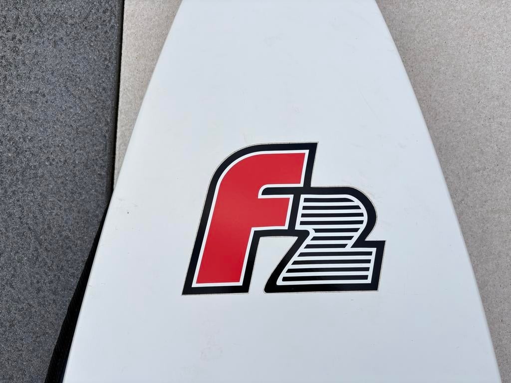 F2 Axxis 278 Windsurfplank. Gebruikt met lichte beschadiging, Watersport en Boten, Windsurfen, Ophalen, 250 tot 300 cm, Gebruikt