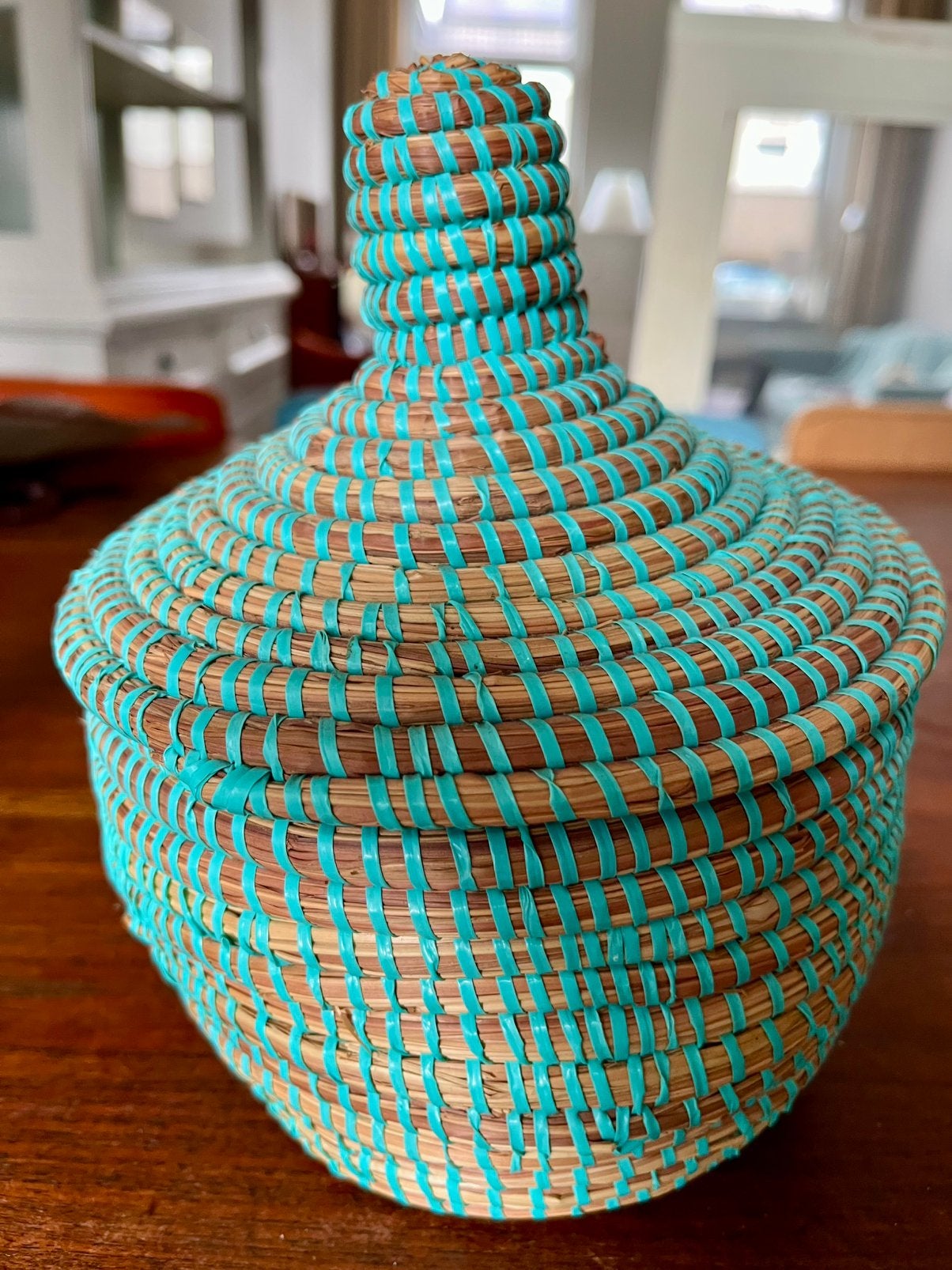 Mandje van zeegras turquoise, Ophalen, Zo goed als nieuw, Rond