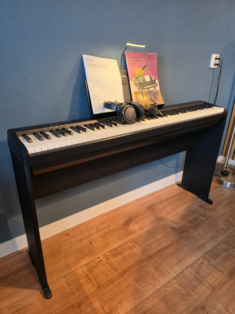 Roland FP-10 + Stand KSCFP10, Muziek en Instrumenten, Piano's, Ophalen, Zwart, Digitaal, Zo goed als nieuw